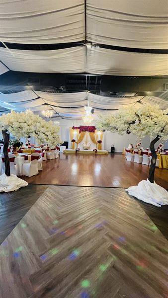 Golden Palace Ballroom  / Salón Palacio de Oro