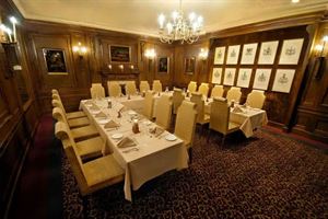 Bailey's Restaurant and Lounge - Winnipeg, MB - Wedding Venue