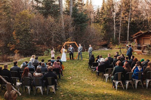 Hope Alaska's Bear Creek Lodge