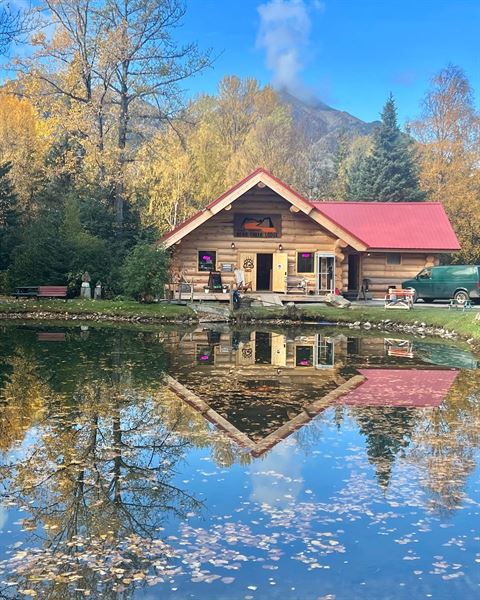 Hope Alaska's Bear Creek Lodge