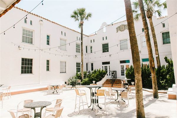 Casa Marina Hotel & Restaurant