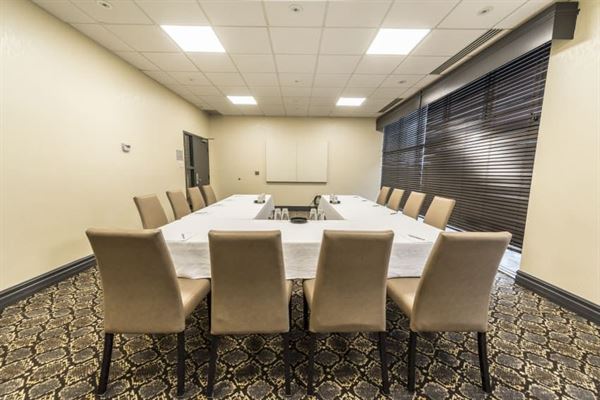 Hôtel & Suites Le Dauphin