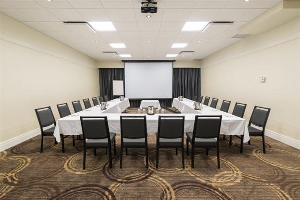 Hôtel & Suites Le Dauphin