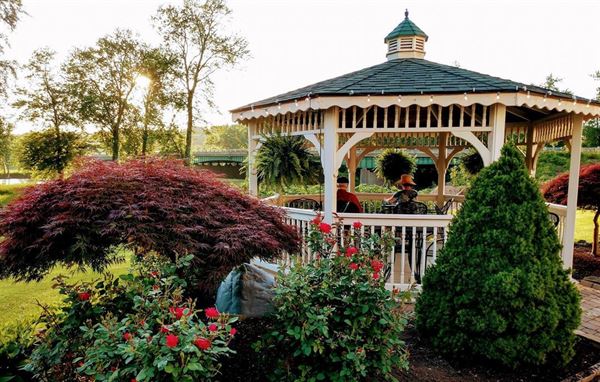 Coshocton Village Inn & Suites