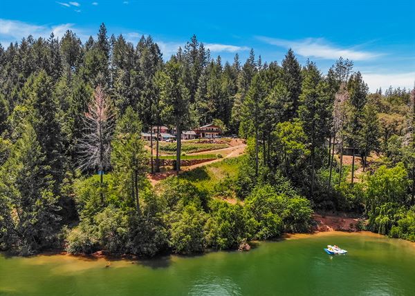 Rollins Lakeside Resort