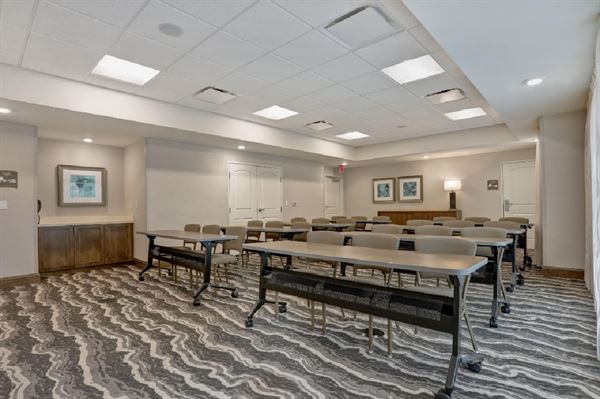 Staybridge Suites Overland Park-Kansas City Area