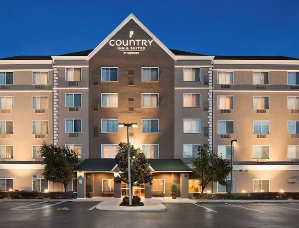 Country Inn and Suites