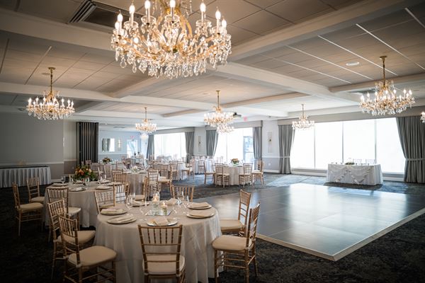 The Club at Twin Lakes