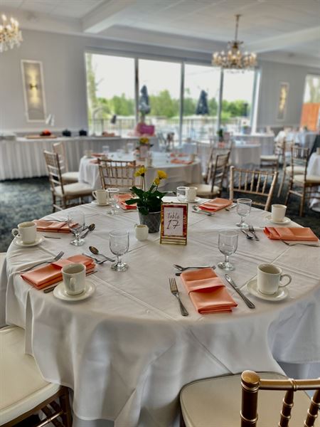 The Club at Twin Lakes