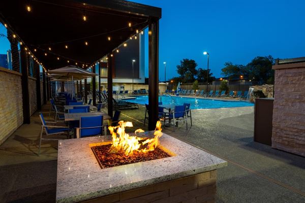 Holiday Inn Express & Suites Las Vegas - E Tropiciana