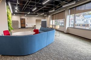 Business Lounge Floor 2