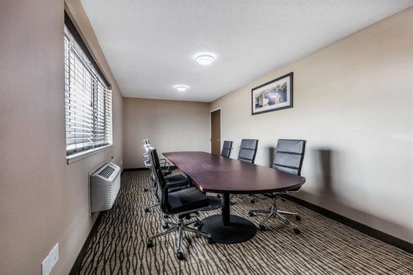 Comfort Inn & Suites Crystal Inn Sportsplex