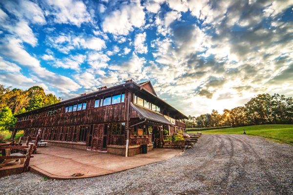 Betsy's Barn and Breakneck Lodge