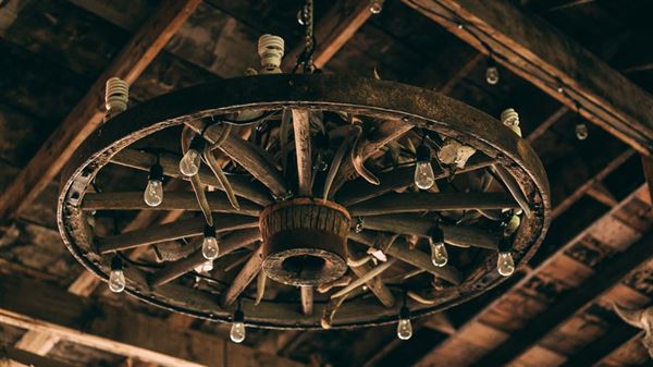 Champetre County / Howling Coyote Saloon