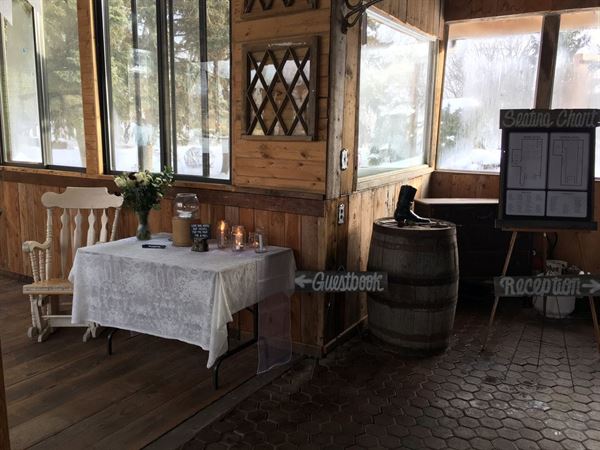 Champetre County / Howling Coyote Saloon