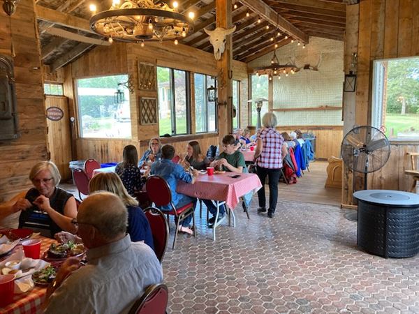 Champetre County / Howling Coyote Saloon