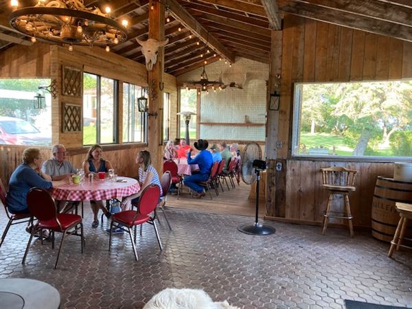 Champetre County / Howling Coyote Saloon