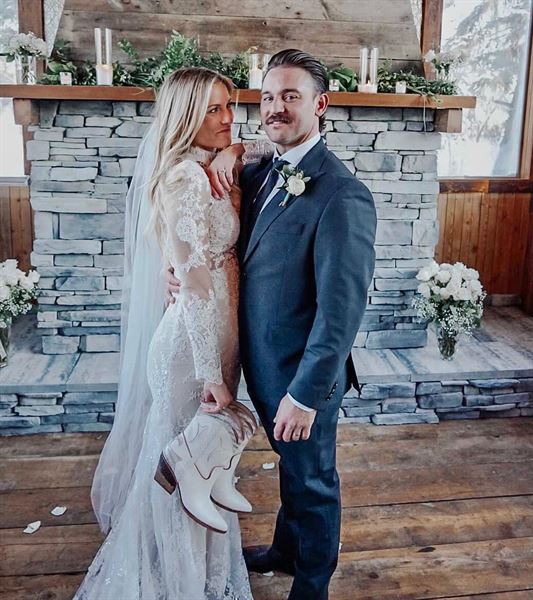 Champetre County / Howling Coyote Saloon