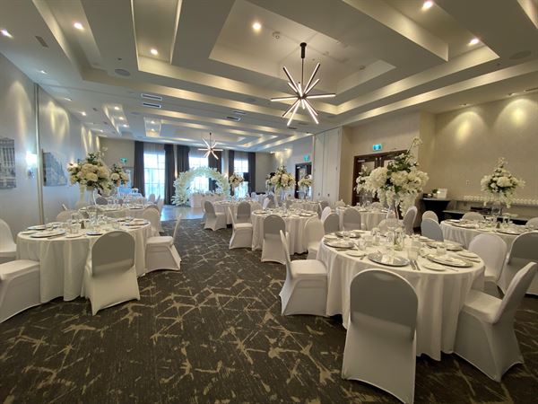 Sandman Signature Ottawa Airport Hotel