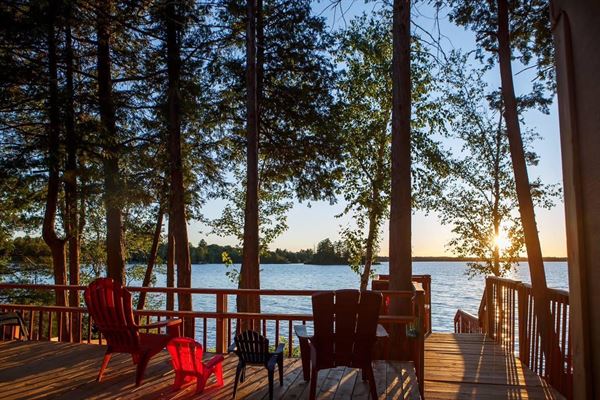 Lakepoint Cottage Resort