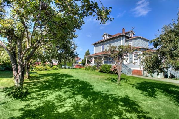 The Garden House By Work and Play Lounge