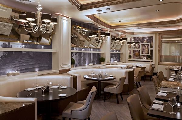 Villa Azur Restaurant & Lounge