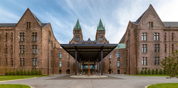 The Richardson Hotel