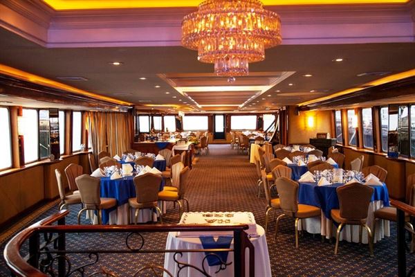 Del Rio Yacht Charter - New York Boat Cruise