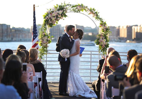 Del Rio Yacht Charter - New York Boat Cruise