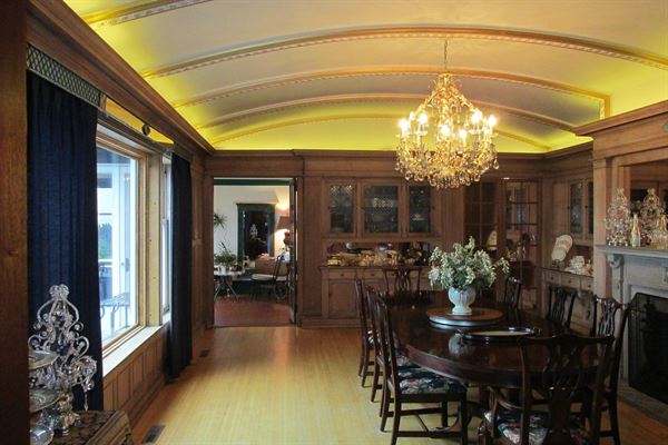 Castino Lakeview Mansion