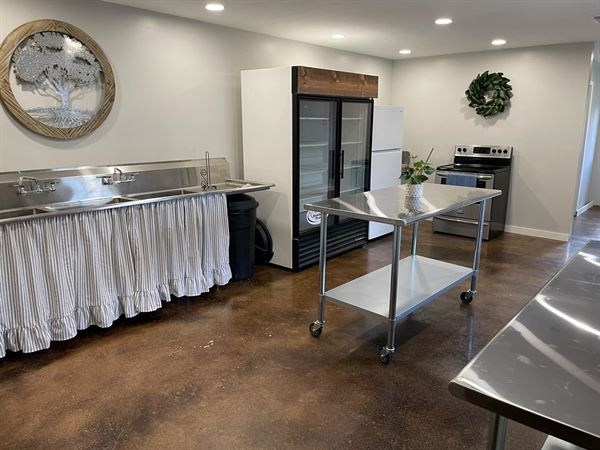 White Oak Wedding Barn