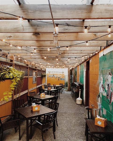 Blarney Pub And Grill