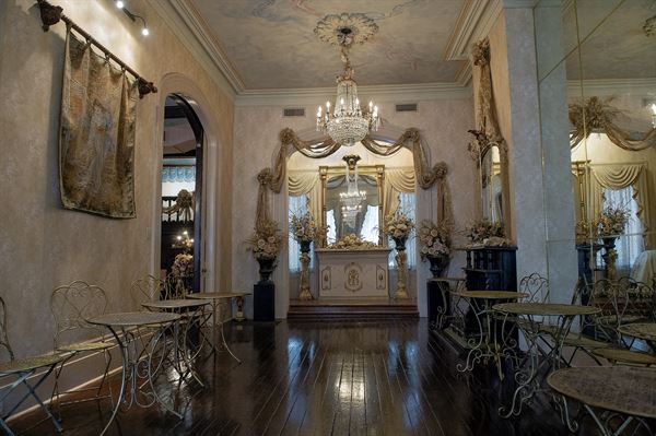 House Of Broel's Victorian Mansion