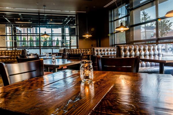 Square 22 Restaurant and Bar