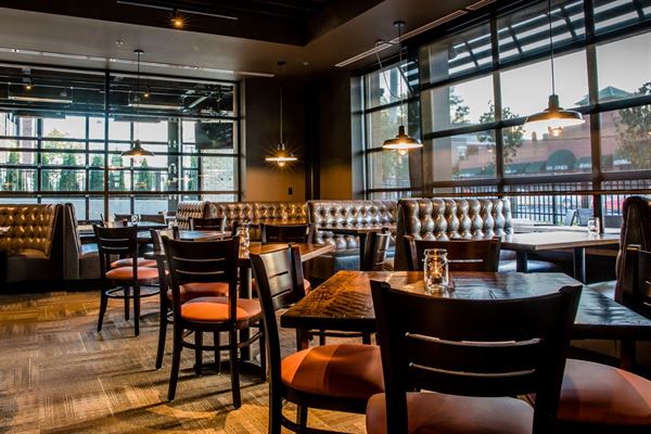 Square 22 Restaurant and Bar