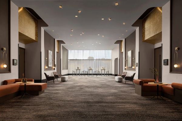 Renaissance Milwaukee West