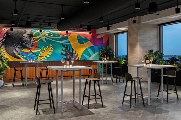 Renaissance Milwaukee West