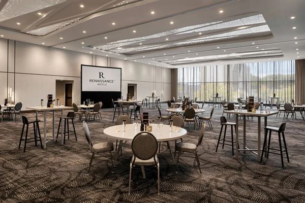 Renaissance Milwaukee West