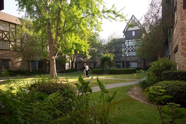 Anaheim Majestic Garden Hotel