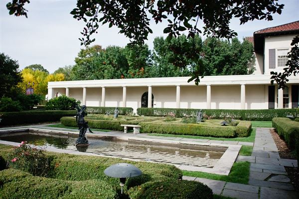 Grosse Pointe War Memorial