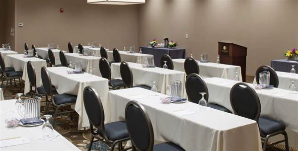 DoubleTree by Hilton Hotel Johnson City