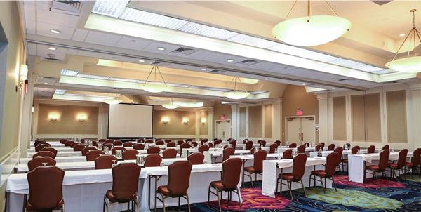 Crowne Plaza Virginia Beach Town Center