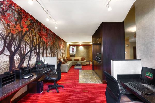 Courtyard Keene Downtown