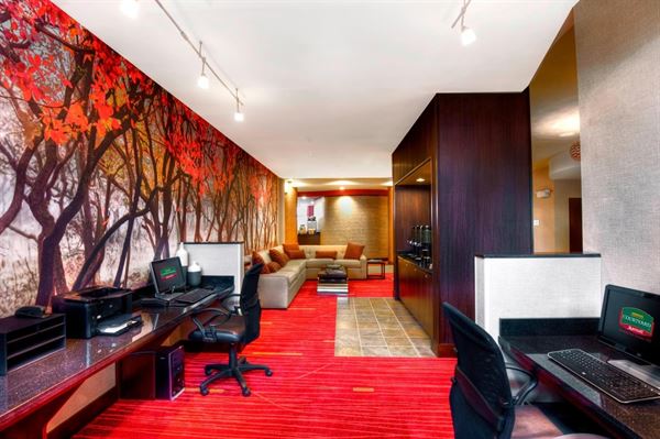 Courtyard Keene Downtown