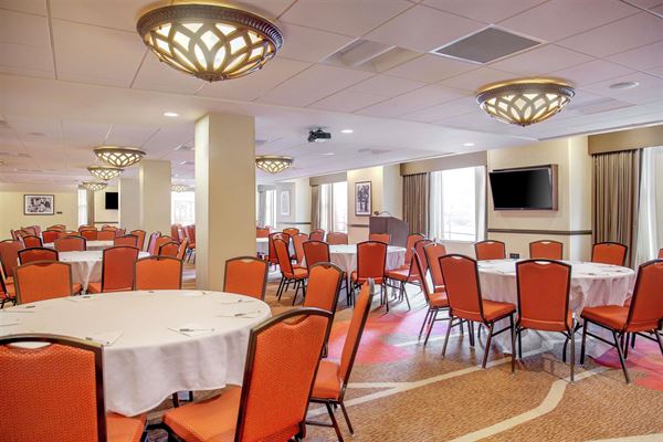 Hilton Garden Inn Milwaukee Downtown