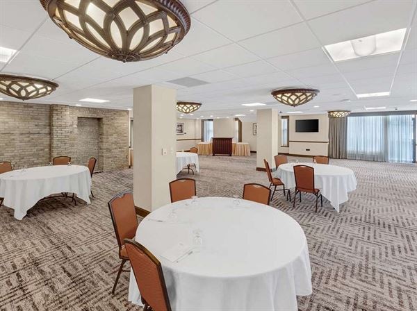 Hilton Garden Inn Milwaukee Downtown