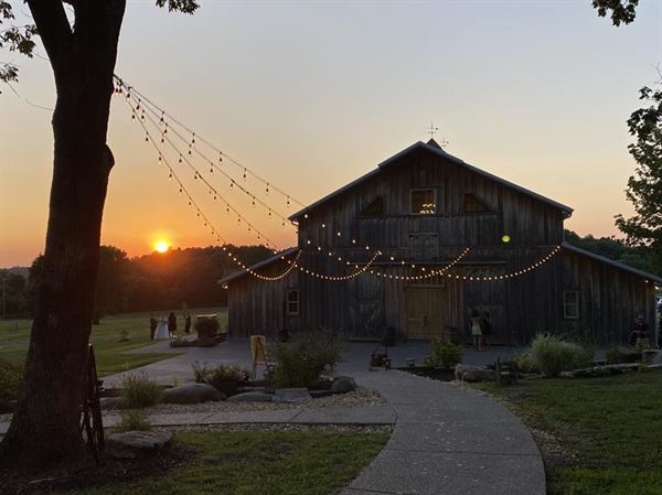 The Wedding Barn @ LIKAZOO