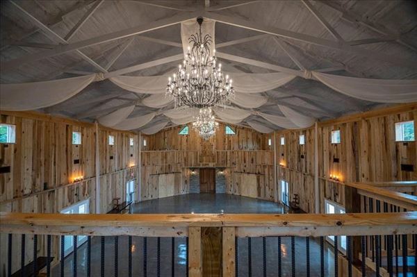 The Wedding Barn @ LIKAZOO