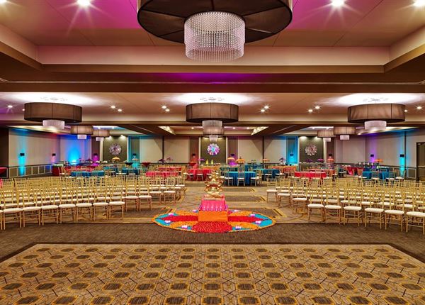 Sheraton Lisle Naperville Hotel