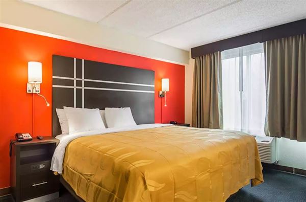 Quality Suites Atlanta Airport East